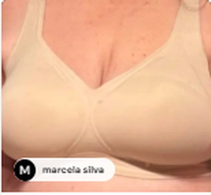 Cliente usando sutiã bege claro